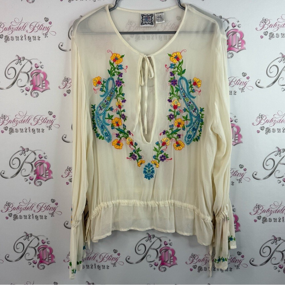 Chick by Nicky Hilton silk top floral paisley Embroidered white Cream Blouse